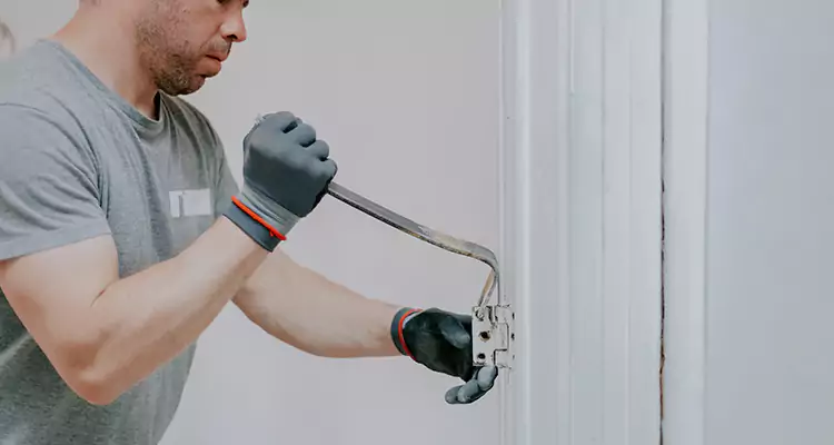 Cracked Door Jamb Repair in Lakeside, FL