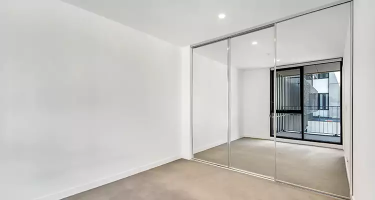 Why Homeowners Choose Us for Sliding Mirror Door Replacement in Lakeside, FL