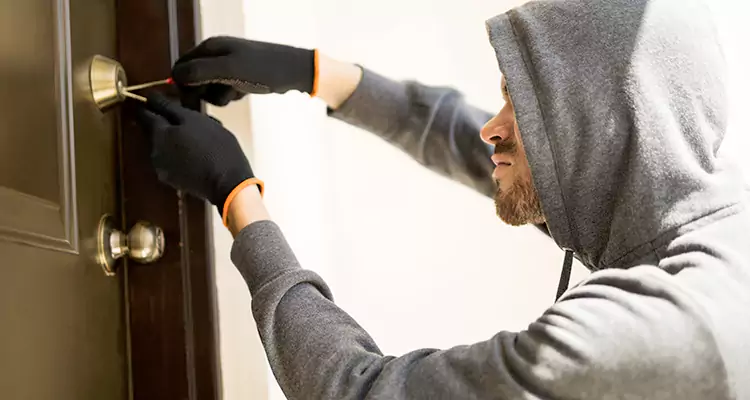Emergency Motel Lock Repairs—Available 24/7 in Lakeside, FL